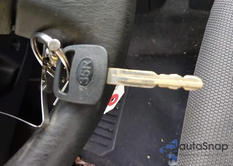 2005 Pontiac Vibe z USA, uszkodzony, nr VIN 5Y2SM638X5Z410647